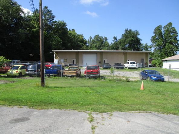 611 E Tri County Blvd, Oliver Springs, TN 37840